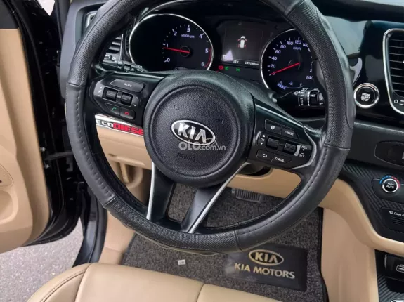 Kia Sedona 2.2 DATH 2018 - Ông vua MPV