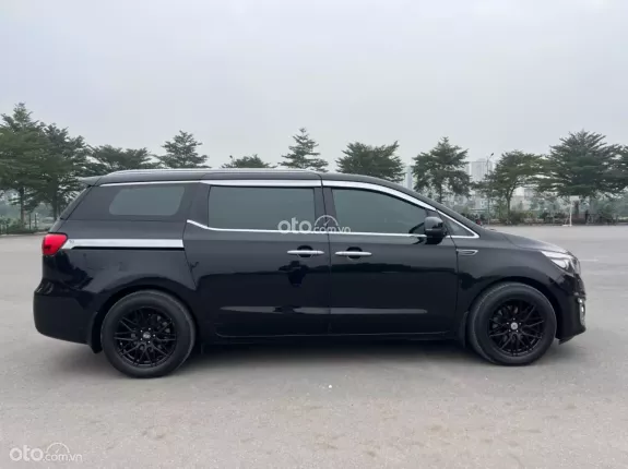 Kia Sedona 2.2 DATH 2018 - Ông vua MPV