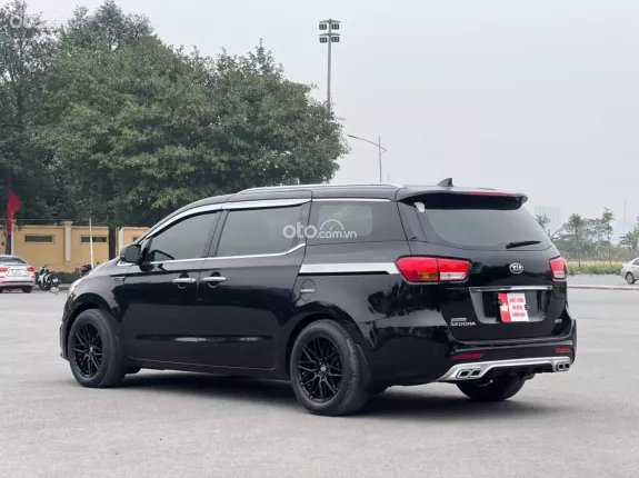 Kia Sedona 2.2 DATH 2018 - Ông vua MPV