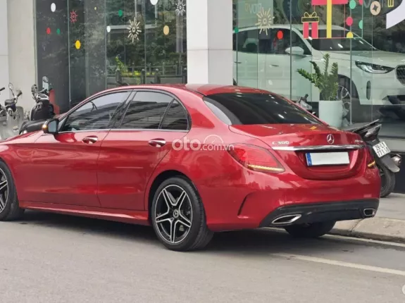 Mercedes-Benz C300 AMG 2019 - Km tiểu học