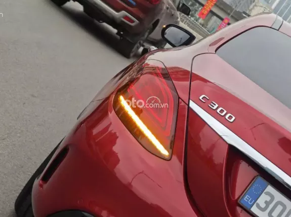Mercedes-Benz C300 AMG 2019 - Km tiểu học