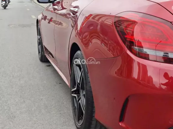 Mercedes-Benz C300 AMG 2019 - Km tiểu học