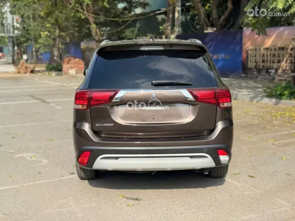 Mitsubishi Outlander 2.0 CVT 2021 - Xe 7 chỗ rộng rãi, siêu lướt