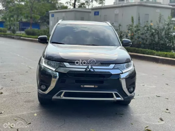 Mitsubishi Outlander 2.0 CVT 2021 - Xe 7 chỗ rộng rãi, siêu lướt