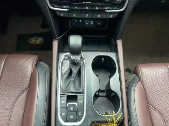 Hyundai Santa Fe 2.2 Dầu Cao cấp 2020 - Xe dầu mạnh mẽ, tiết kiệm nhiên liệu