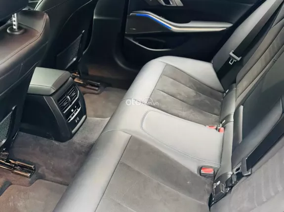 BMW 320i M Sport 2022 - Tiết kiệm ngay 500tr, bank 70%