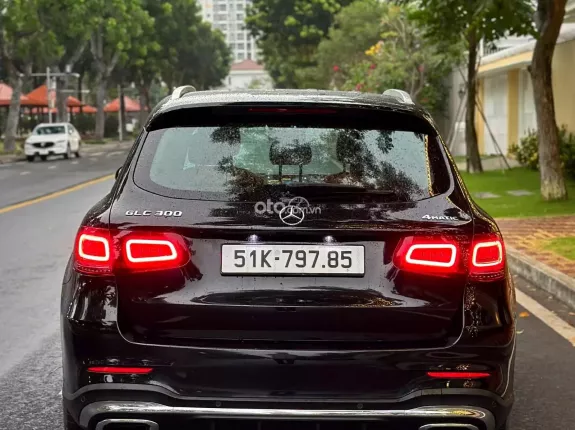 Mercedes-Benz GLC 300 4Matic 2022 - Xe lướt odo thấp, giá cực tốt