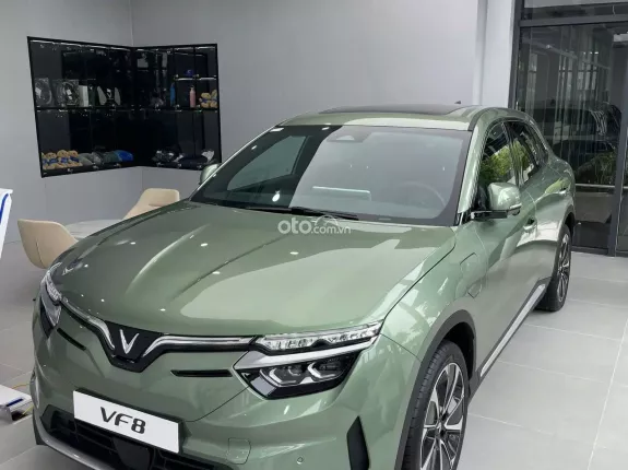 VinFast VF8 Eco 2026 - BẢN 2 CẦU - SẴN ĐỦ MÀU ĐI TẾT - GIẢM 10% + 50 TRIỆU - CỐ ĐỊNH 3% TRONG 3 NĂM