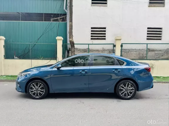 Kia K3 1.6 Luxury 2025 - Xe chưa nốt mũi đốt sơn zin 100%