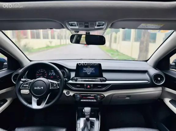 Kia K3 1.6 Luxury 2025 - Xe chưa nốt mũi đốt sơn zin 100%