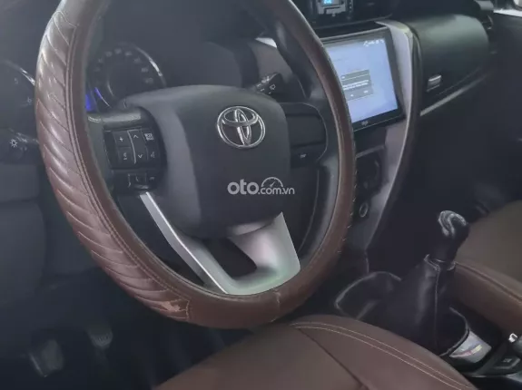 Toyota Fortuner 2.4 MT 4x2 2018 - Số sàn, máy dầu