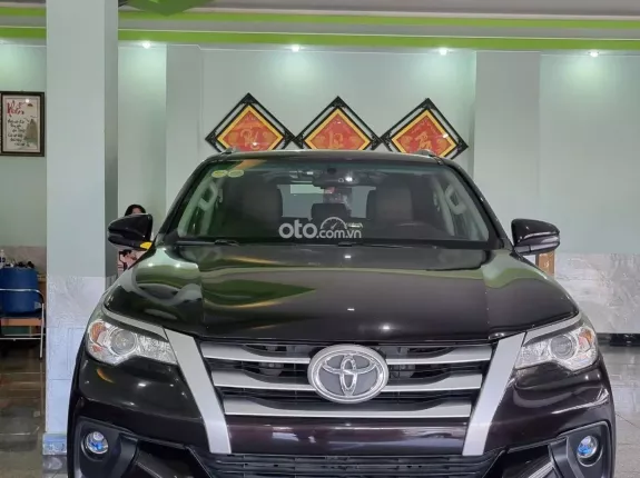 Toyota Fortuner 2.4 MT 4x2 2018 - Số sàn, máy dầu