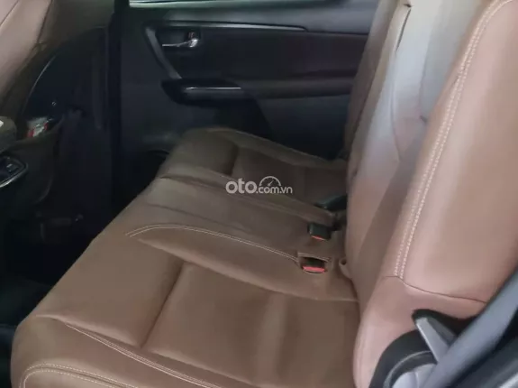 Toyota Fortuner 2.4 MT 4x2 2018 - Số sàn, máy dầu