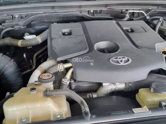 Toyota Fortuner 2.4 MT 4x2 2018 - Số sàn, máy dầu