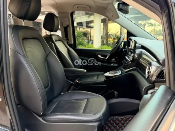 Mercedes-Benz V250 Luxury 2021 - Xe 7 chỗ cao cấp đã qua sử dụng giá tốt