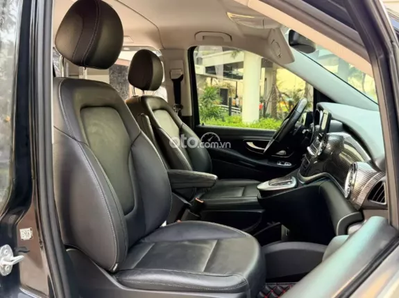 Mercedes-Benz V250 Luxury 2021 - Xe 7 chỗ cao cấp đã qua sử dụng giá tốt