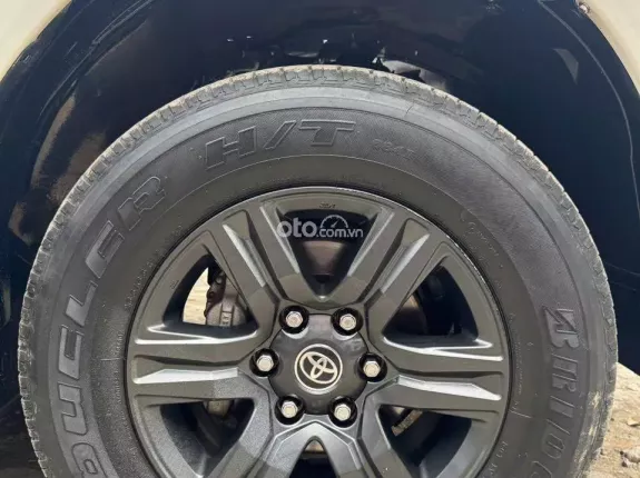 Toyota Hilux 2021 - Xe đẹp bản 2.4V, xem xe liên hệ em 0973710256, giá tốt