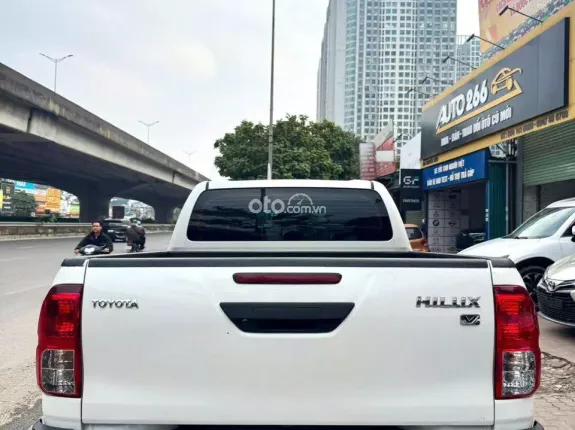 Toyota Hilux 2021 - Xe đẹp bản 2.4V, xem xe liên hệ em 0973710256, giá tốt
