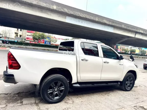Toyota Hilux 2021 - Xe đẹp bản 2.4V, xem xe liên hệ em 0973710256, giá tốt