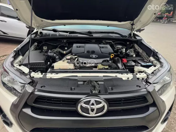 Toyota Hilux 2021 - Xe đẹp bản 2.4V, xem xe liên hệ em 0973710256, giá tốt