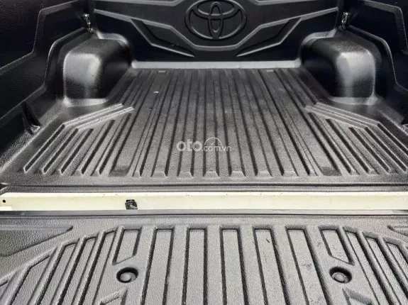 Toyota Hilux 2021 - Xe đẹp bản 2.4V, xem xe liên hệ em 0973710256, giá tốt