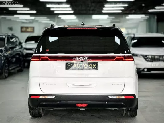 Kia Carnival 2.2D Signature 2022 - Sang trọng, tiện nghi