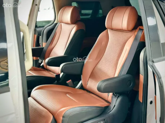 Kia Carnival 2.2D Signature 2022 - Sang trọng, tiện nghi