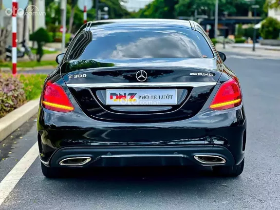 Mercedes-Benz C300 AMG 2020 - Xe đẹp như mới, trang bị full option hiện đại