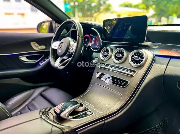 Mercedes-Benz C300 AMG 2020 - Xe đẹp như mới, trang bị full option hiện đại
