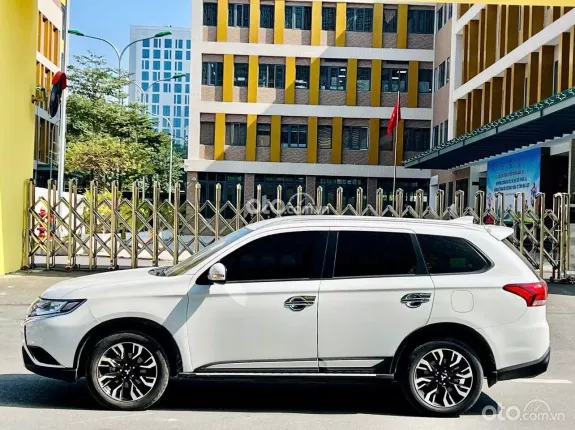 Mitsubishi Outlander 2.0 CVT 2021 - Xe đẹp – lịch sử rõ ràng