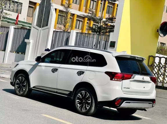 Mitsubishi Outlander 2.0 CVT 2021 - Xe đẹp – lịch sử rõ ràng