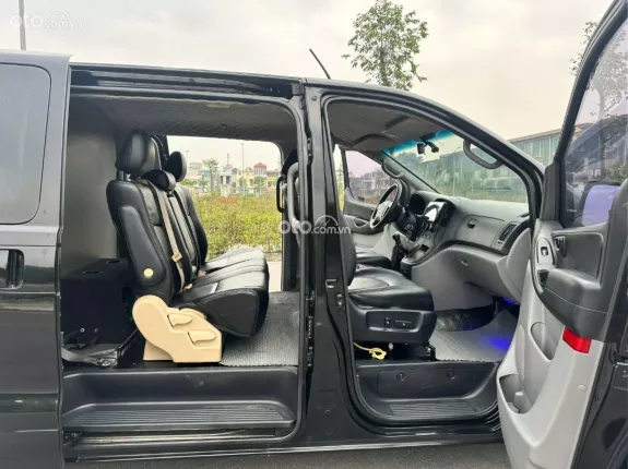 Hyundai Grand Starex 2.5 MT 2008 - Bán Huyndai Starex chở tiền 5 chỗ, đời 2008, xe ko niên hạn, máy dầu