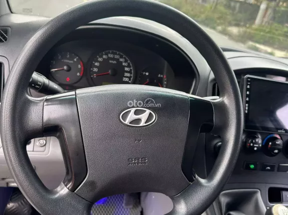 Hyundai Grand Starex 2.5 MT 2008 - Bán Huyndai Starex chở tiền 5 chỗ, đời 2008, xe ko niên hạn, máy dầu