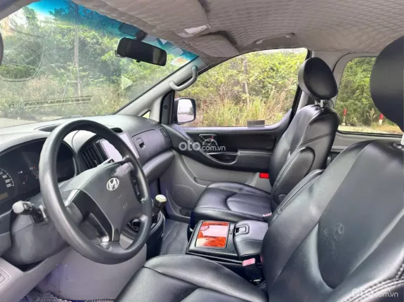 Hyundai Grand Starex 2.5 MT 2008 - Bán Huyndai Starex chở tiền 5 chỗ, đời 2008, xe ko niên hạn, máy dầu