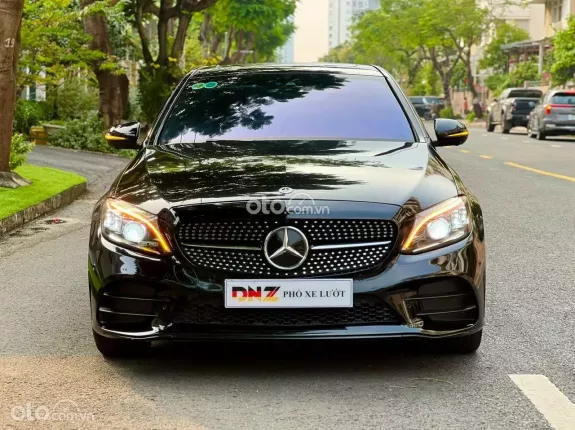 Mercedes-Benz C300 AMG 2020 - Black Edition cực ngầu