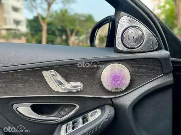 Mercedes-Benz C300 AMG 2020 - Black Edition cực ngầu