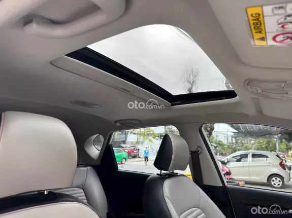 Kia Sonet 1.5 Premium 2023 - Odo 1v km zin - tư nhân 1 chủ từ mới