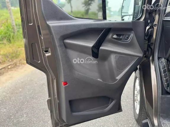 Ford Tourneo Titanium 2019 - Xe cực đẹp, chủ đi giữ gìn