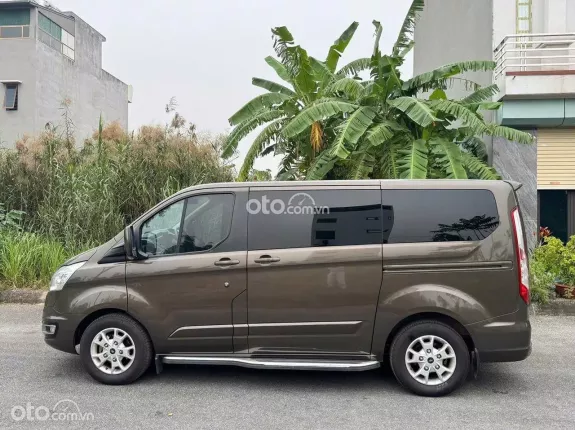 Ford Tourneo Titanium 2019 - Xe cực đẹp, chủ đi giữ gìn