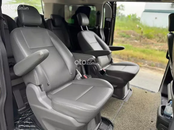 Ford Tourneo Titanium 2019 - Xe cực đẹp, chủ đi giữ gìn