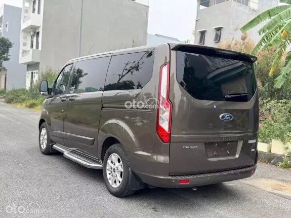 Ford Tourneo Titanium 2019 - Xe cực đẹp, chủ đi giữ gìn
