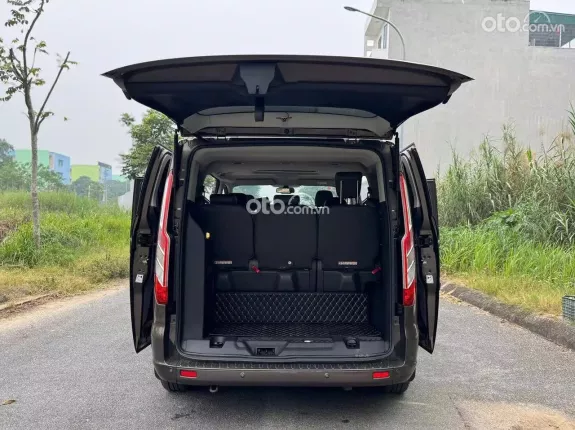 Ford Tourneo Titanium 2019 - Xe cực đẹp, chủ đi giữ gìn
