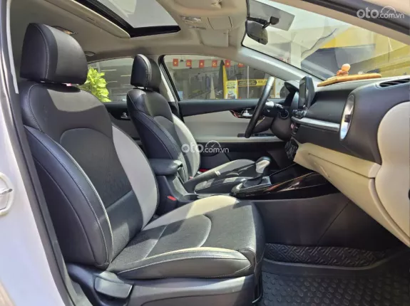 Kia K3 1.6 Luxury 2023 - Phiên bản 1.6 Luxury, đầy đủ tiện nghi hiện đại