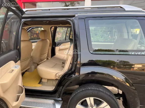 Ford Everest 2.5 MT 2010 - SUV 7 chỗ máy dầu cực khỏe, đàm chắc rộng thoáng