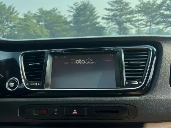 Kia Sedona 2.2 DAT 2018 - Do chỉ 140.000 km, gầm bệ chắc, vận hành êm