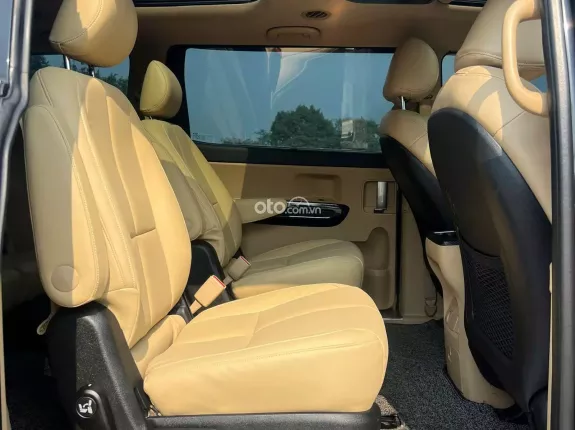 Kia Sedona 2.2 DAT 2018 - Do chỉ 140.000 km, gầm bệ chắc, vận hành êm