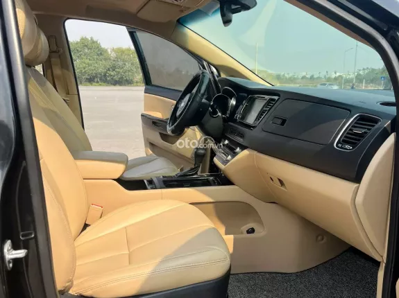 Kia Sedona 2.2 DAT 2018 - Do chỉ 140.000 km, gầm bệ chắc, vận hành êm