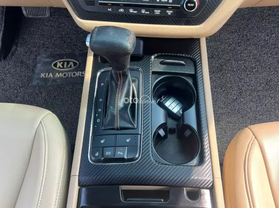 Kia Sedona 2.2 DAT 2018 - Do chỉ 140.000 km, gầm bệ chắc, vận hành êm