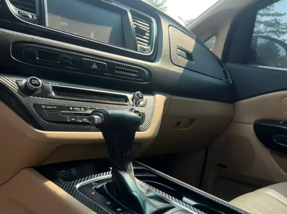 Kia Sedona 2.2 DAT 2018 - Do chỉ 140.000 km, gầm bệ chắc, vận hành êm