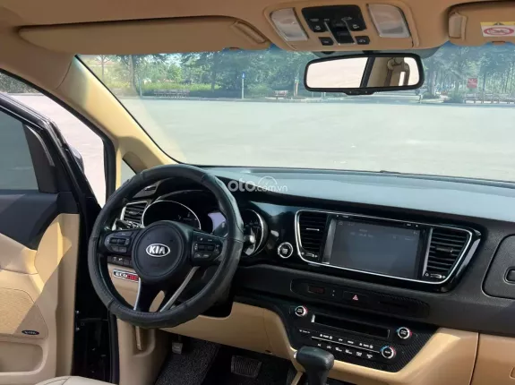 Kia Sedona 2.2 DAT 2018 - Do chỉ 140.000 km, gầm bệ chắc, vận hành êm